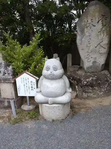 厳島神社の像