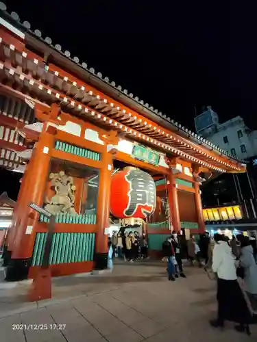 浅草寺の山門