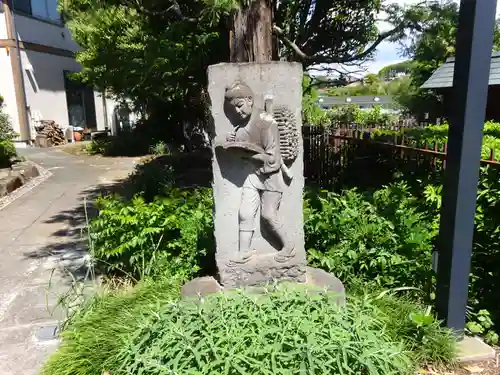 八幡山観音寺の像