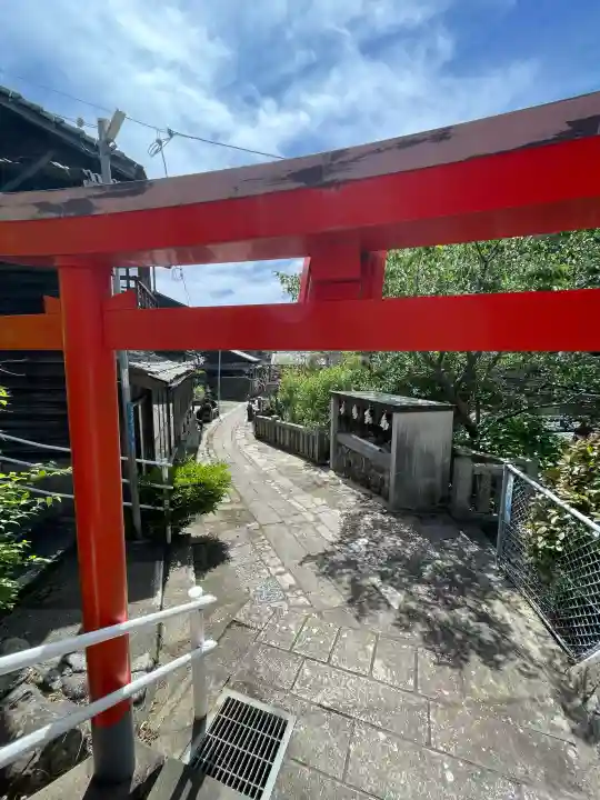 松嶋稲荷神社の{uncategorized: "未分類", other: "その他", undefined: "問題あり", building: "その他建物", grave: "お墓", sacred_gate: "鳥居", guardian: "狛犬", statue: "像", buddha: "仏像", history: "歴史", nature: "自然", garden: "庭園", animal: "動物", pagoda: "塔", temizu: "手水舎", mountain_gate: "山門・神門", sanctuary: "本殿・本堂", subordinate: "末社・摂社", art: "芸術", scenery: "景色", jizo: "地蔵", ema: "絵馬", goshuin: "御朱印", omikuji: "おみくじ", items: "授与品その他", amulet: "お守り", goshuincho: "御朱印帳", eats: "食事", festival: "お祭り", votive_dance: "神楽", shichigosan: "七五三参", wedding: "結婚式", experience: "体験その他", initially: "初詣", around: "周辺", anti_infection: "感染症対策"}