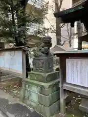 稲荷鬼王神社の狛犬