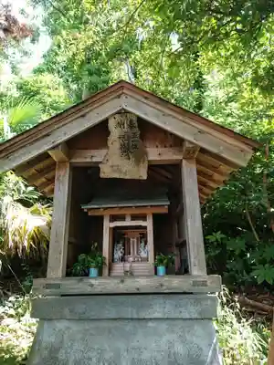 御嶽稲荷神社の本殿・本堂