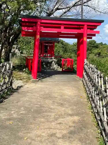 稲荷神社の本殿