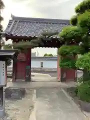 徳授寺の山門