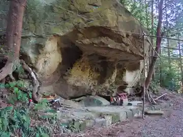 立石稲荷の本殿・本堂