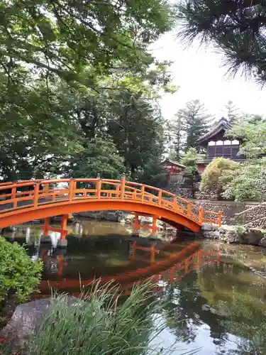 諏訪神社の庭園