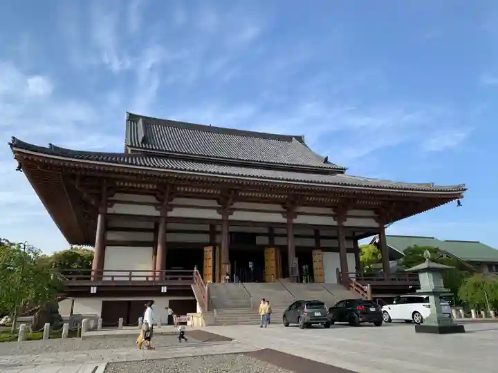 西新井大師総持寺の本殿・本堂