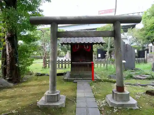 三囲神社の末社