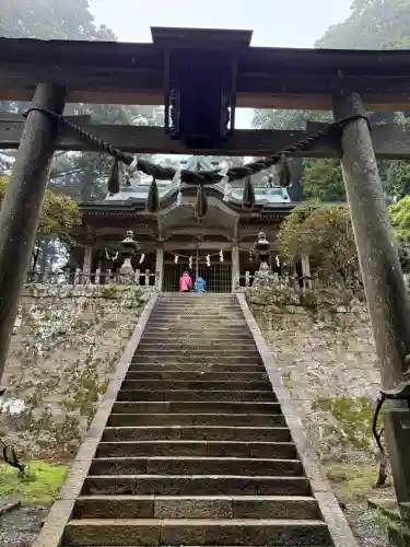 玉置神社の{uncategorized: "未分類", other: "その他", undefined: "問題あり", building: "その他建物", grave: "お墓", sacred_gate: "鳥居", guardian: "狛犬", statue: "像", buddha: "仏像", history: "歴史", nature: "自然", garden: "庭園", animal: "動物", pagoda: "塔", temizu: "手水舎", mountain_gate: "山門・神門", sanctuary: "本殿・本堂", subordinate: "末社・摂社", art: "芸術", scenery: "景色", jizo: "地蔵", ema: "絵馬", goshuin: "御朱印", omikuji: "おみくじ", items: "授与品その他", amulet: "お守り", goshuincho: "御朱印帳", eats: "食事", festival: "お祭り", votive_dance: "神楽", shichigosan: "七五三参", wedding: "結婚式", experience: "体験その他", initially: "初詣", around: "周辺", anti_infection: "感染症対策"}