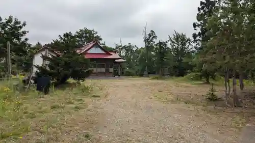 共成神社の庭園