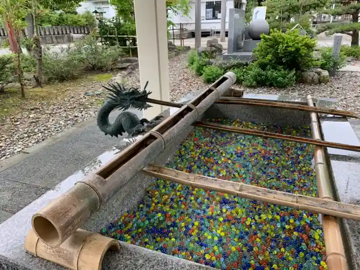福井県護国神社の手水舎