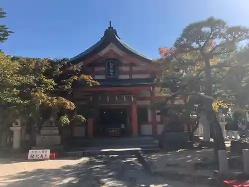 紅葉八幡宮の本殿・本堂