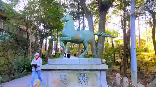 六所神社の狛犬