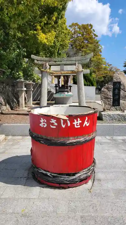 防府天満宮の{uncategorized: "未分類", other: "その他", undefined: "問題あり", building: "その他建物", grave: "お墓", sacred_gate: "鳥居", guardian: "狛犬", statue: "像", buddha: "仏像", history: "歴史", nature: "自然", garden: "庭園", animal: "動物", pagoda: "塔", temizu: "手水舎", mountain_gate: "山門・神門", sanctuary: "本殿・本堂", subordinate: "末社・摂社", art: "芸術", scenery: "景色", jizo: "地蔵", ema: "絵馬", goshuin: "御朱印", omikuji: "おみくじ", items: "授与品その他", amulet: "お守り", goshuincho: "御朱印帳", eats: "食事", festival: "お祭り", votive_dance: "神楽", shichigosan: "七五三参", wedding: "結婚式", experience: "体験その他", initially: "初詣", around: "周辺", anti_infection: "感染症対策"}