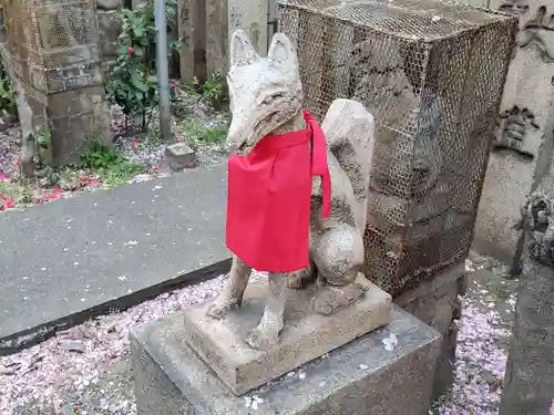 西出鎮守稲荷神社の狛犬