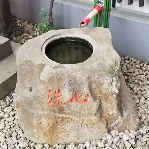 金綱稲荷神社の手水舎