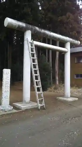 諏訪神社の鳥居