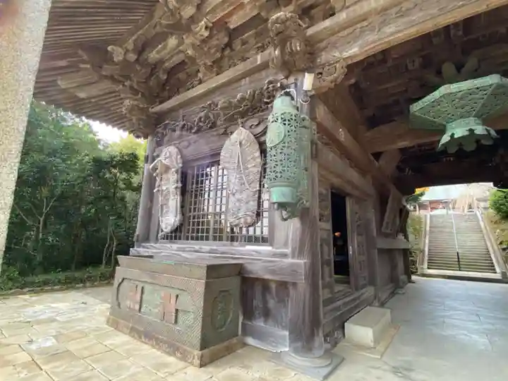 芝山仁王尊 観音教寺の山門・神門