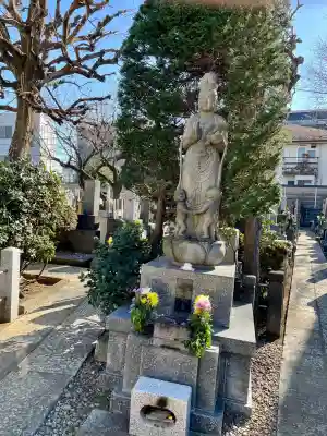 本納寺の{uncategorized: "未分類", other: "その他", undefined: "問題あり", building: "その他建物", grave: "お墓", sacred_gate: "鳥居", guardian: "狛犬", statue: "像", buddha: "仏像", history: "歴史", nature: "自然", garden: "庭園", animal: "動物", pagoda: "塔", temizu: "手水舎", mountain_gate: "山門・神門", sanctuary: "本殿・本堂", subordinate: "末社・摂社", art: "芸術", scenery: "景色", jizo: "地蔵", ema: "絵馬", goshuin: "御朱印", omikuji: "おみくじ", items: "授与品その他", amulet: "お守り", goshuincho: "御朱印帳", eats: "食事", festival: "お祭り", votive_dance: "神楽", shichigosan: "七五三参", wedding: "結婚式", experience: "体験その他", initially: "初詣", around: "周辺", anti_infection: "感染症対策"}