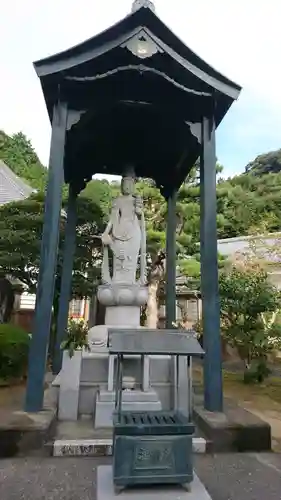 智源寺の像