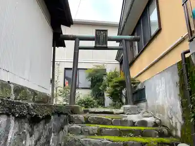 和多利稲荷の鳥居