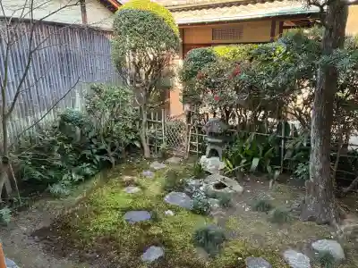 芬陀院の{uncategorized: "未分類", other: "その他", undefined: "問題あり", building: "その他建物", grave: "お墓", sacred_gate: "鳥居", guardian: "狛犬", statue: "像", buddha: "仏像", history: "歴史", nature: "自然", garden: "庭園", animal: "動物", pagoda: "塔", temizu: "手水舎", mountain_gate: "山門・神門", sanctuary: "本殿・本堂", subordinate: "末社・摂社", art: "芸術", scenery: "景色", jizo: "地蔵", ema: "絵馬", goshuin: "御朱印", omikuji: "おみくじ", items: "授与品その他", amulet: "お守り", goshuincho: "御朱印帳", eats: "食事", festival: "お祭り", votive_dance: "神楽", shichigosan: "七五三参", wedding: "結婚式", experience: "体験その他", initially: "初詣", around: "周辺", anti_infection: "感染症対策"}