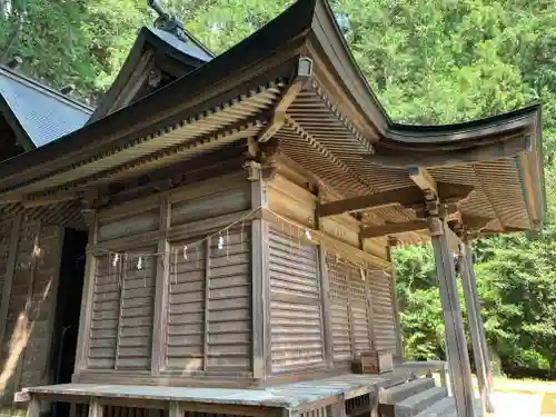 湯泉神社の本殿