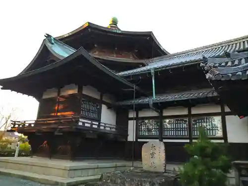 斑鳩寺の本殿・本堂