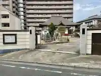 龍光寺の{uncategorized: "未分類", other: "その他", undefined: "問題あり", building: "その他建物", grave: "お墓", sacred_gate: "鳥居", guardian: "狛犬", statue: "像", buddha: "仏像", history: "歴史", nature: "自然", garden: "庭園", animal: "動物", pagoda: "塔", temizu: "手水舎", mountain_gate: "山門・神門", sanctuary: "本殿・本堂", subordinate: "末社・摂社", art: "芸術", scenery: "景色", jizo: "地蔵", ema: "絵馬", goshuin: "御朱印", omikuji: "おみくじ", items: "授与品その他", amulet: "お守り", goshuincho: "御朱印帳", eats: "食事", festival: "お祭り", votive_dance: "神楽", shichigosan: "七五三参", wedding: "結婚式", experience: "体験その他", initially: "初詣", around: "周辺", anti_infection: "感染症対策"}