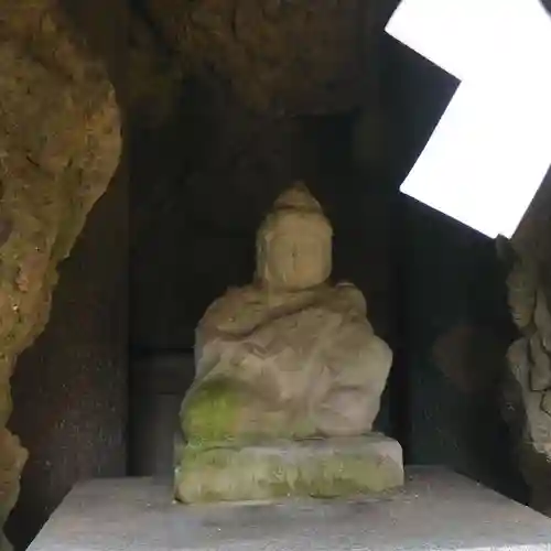 熊野神社の像