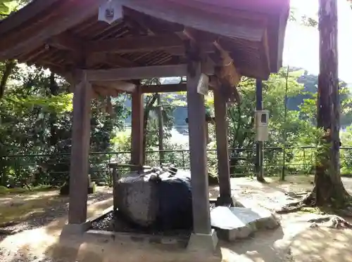 玉作湯神社の手水舎