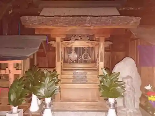 首塚社の本殿・本堂