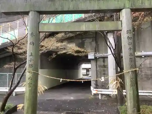 神明社の鳥居