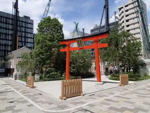 福徳神社（芽吹稲荷）の鳥居