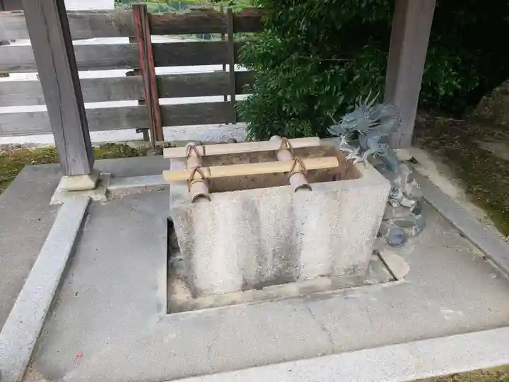 稲村神社の手水舎