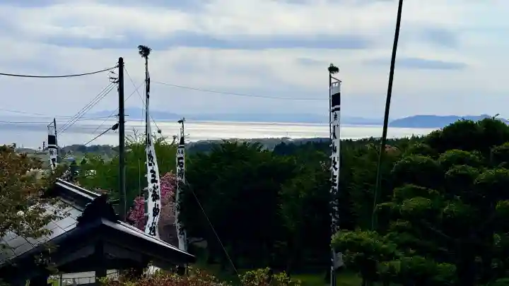 石崎地主海神社の{uncategorized: "未分類", other: "その他", undefined: "問題あり", building: "その他建物", grave: "お墓", sacred_gate: "鳥居", guardian: "狛犬", statue: "像", buddha: "仏像", history: "歴史", nature: "自然", garden: "庭園", animal: "動物", pagoda: "塔", temizu: "手水舎", mountain_gate: "山門・神門", sanctuary: "本殿・本堂", subordinate: "末社・摂社", art: "芸術", scenery: "景色", jizo: "地蔵", ema: "絵馬", goshuin: "御朱印", omikuji: "おみくじ", items: "授与品その他", amulet: "お守り", goshuincho: "御朱印帳", eats: "食事", festival: "お祭り", votive_dance: "神楽", shichigosan: "七五三参", wedding: "結婚式", experience: "体験その他", initially: "初詣", around: "周辺", anti_infection: "感染症対策"}