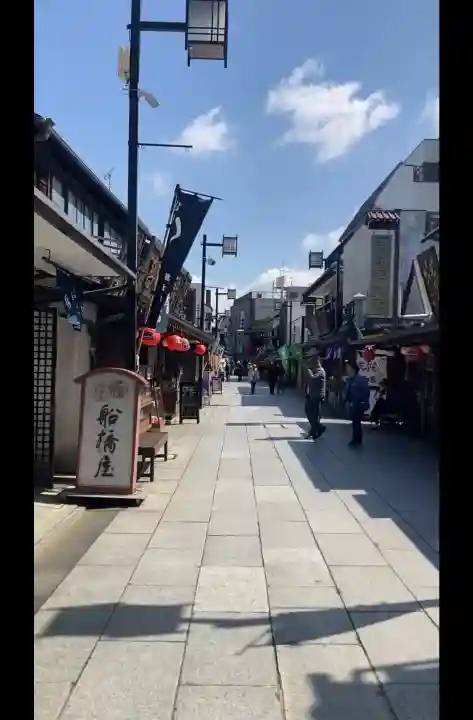 題経寺(柴又帝釈天)の{uncategorized: "未分類", other: "その他", undefined: "問題あり", building: "その他建物", grave: "お墓", sacred_gate: "鳥居", guardian: "狛犬", statue: "像", buddha: "仏像", history: "歴史", nature: "自然", garden: "庭園", animal: "動物", pagoda: "塔", temizu: "手水舎", mountain_gate: "山門・神門", sanctuary: "本殿・本堂", subordinate: "末社・摂社", art: "芸術", scenery: "景色", jizo: "地蔵", ema: "絵馬", goshuin: "御朱印", omikuji: "おみくじ", items: "授与品その他", amulet: "お守り", goshuincho: "御朱印帳", eats: "食事", festival: "お祭り", votive_dance: "神楽", shichigosan: "七五三参", wedding: "結婚式", experience: "体験その他", initially: "初詣", around: "周辺", anti_infection: "感染症対策"}