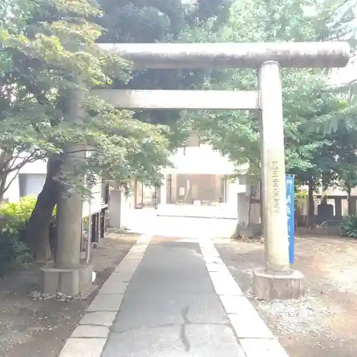 青山熊野神社の鳥居