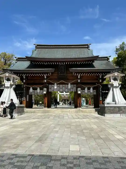 湊川神社の{uncategorized: "未分類", other: "その他", undefined: "問題あり", building: "その他建物", grave: "お墓", sacred_gate: "鳥居", guardian: "狛犬", statue: "像", buddha: "仏像", history: "歴史", nature: "自然", garden: "庭園", animal: "動物", pagoda: "塔", temizu: "手水舎", mountain_gate: "山門・神門", sanctuary: "本殿・本堂", subordinate: "末社・摂社", art: "芸術", scenery: "景色", jizo: "地蔵", ema: "絵馬", goshuin: "御朱印", omikuji: "おみくじ", items: "授与品その他", amulet: "お守り", goshuincho: "御朱印帳", eats: "食事", festival: "お祭り", votive_dance: "神楽", shichigosan: "七五三参", wedding: "結婚式", experience: "体験その他", initially: "初詣", around: "周辺", anti_infection: "感染症対策"}