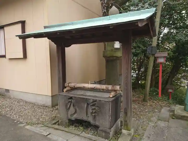 神明社(常滑神明社)の手水舎