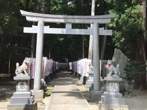 豊川閣　妙厳寺の鳥居