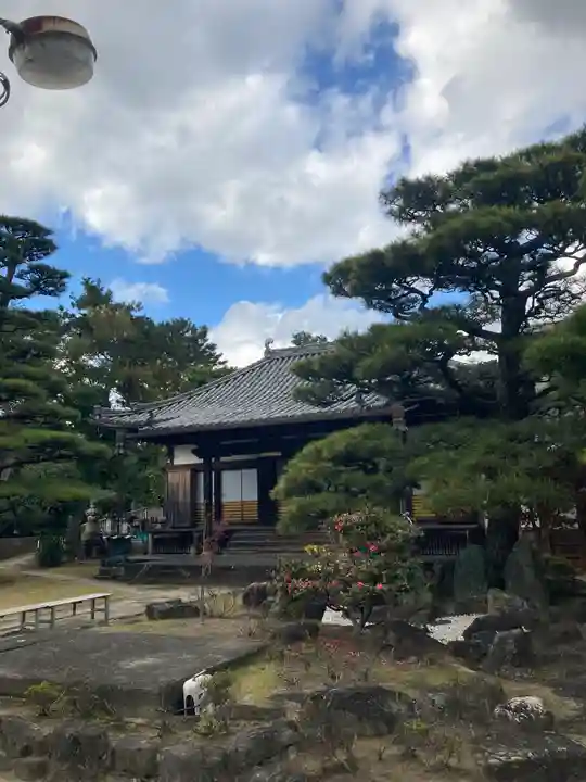 無量光寺の本殿・本堂
