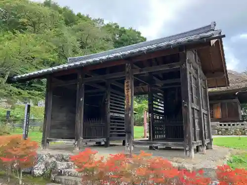 中禅寺の山門