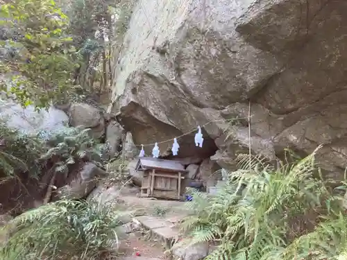 磐神神社の本殿