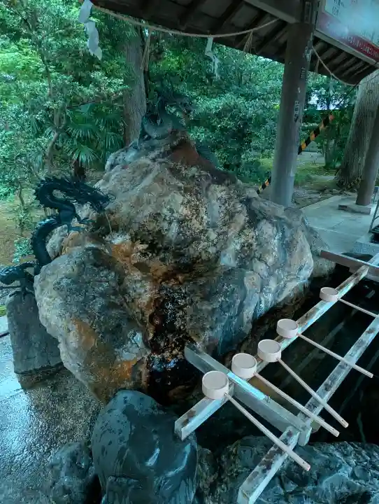越中一宮 髙瀬神社の{uncategorized: "未分類", other: "その他", undefined: "問題あり", building: "その他建物", grave: "お墓", sacred_gate: "鳥居", guardian: "狛犬", statue: "像", buddha: "仏像", history: "歴史", nature: "自然", garden: "庭園", animal: "動物", pagoda: "塔", temizu: "手水舎", mountain_gate: "山門・神門", sanctuary: "本殿・本堂", subordinate: "末社・摂社", art: "芸術", scenery: "景色", jizo: "地蔵", ema: "絵馬", goshuin: "御朱印", omikuji: "おみくじ", items: "授与品その他", amulet: "お守り", goshuincho: "御朱印帳", eats: "食事", festival: "お祭り", votive_dance: "神楽", shichigosan: "七五三参", wedding: "結婚式", experience: "体験その他", initially: "初詣", around: "周辺", anti_infection: "感染症対策"}