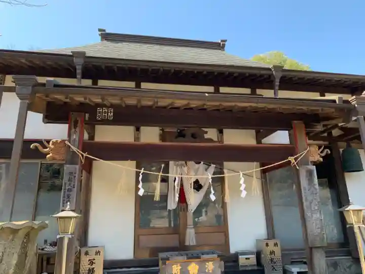 円鏡寺の本殿・本堂