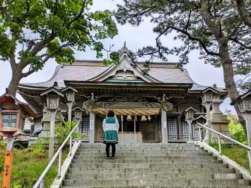 高山稲荷神社の本殿