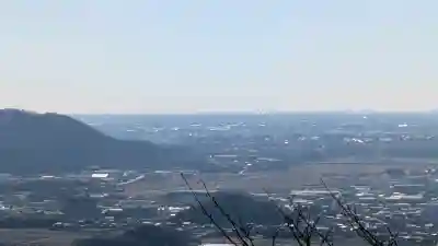唐澤山神社の{uncategorized: "未分類", other: "その他", undefined: "問題あり", building: "その他建物", grave: "お墓", sacred_gate: "鳥居", guardian: "狛犬", statue: "像", buddha: "仏像", history: "歴史", nature: "自然", garden: "庭園", animal: "動物", pagoda: "塔", temizu: "手水舎", mountain_gate: "山門・神門", sanctuary: "本殿・本堂", subordinate: "末社・摂社", art: "芸術", scenery: "景色", jizo: "地蔵", ema: "絵馬", goshuin: "御朱印", omikuji: "おみくじ", items: "授与品その他", amulet: "お守り", goshuincho: "御朱印帳", eats: "食事", festival: "お祭り", votive_dance: "神楽", shichigosan: "七五三参", wedding: "結婚式", experience: "体験その他", initially: "初詣", around: "周辺", anti_infection: "感染症対策"}