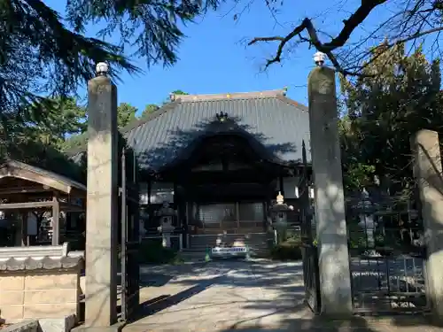 華蔵寺の山門