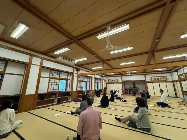 円覚寺の{uncategorized: "未分類", other: "その他", undefined: "問題あり", building: "その他建物", grave: "お墓", sacred_gate: "鳥居", guardian: "狛犬", statue: "像", buddha: "仏像", history: "歴史", nature: "自然", garden: "庭園", animal: "動物", pagoda: "塔", temizu: "手水舎", mountain_gate: "山門・神門", sanctuary: "本殿・本堂", subordinate: "末社・摂社", art: "芸術", scenery: "景色", jizo: "地蔵", ema: "絵馬", goshuin: "御朱印", omikuji: "おみくじ", items: "授与品その他", amulet: "お守り", goshuincho: "御朱印帳", eats: "食事", festival: "お祭り", votive_dance: "神楽", shichigosan: "七五三参", wedding: "結婚式", experience: "体験その他", initially: "初詣", around: "周辺", anti_infection: "感染症対策"}